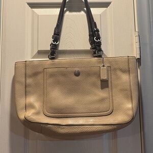 Elegant Cream Coach  Leather Tote Bag